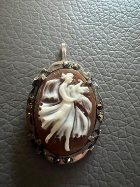 Vintage dancing muse hand-carved shell cameo pendant art deco